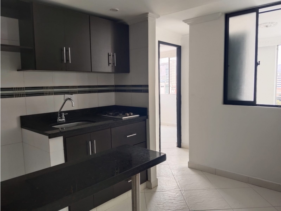APARTAESTUDIO EN ARRIENDO EN LA CANDELARIA COD 10811