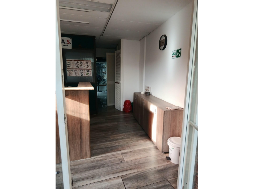 OFICINA EN ARRIENDO EN LA VILLA DEL ABURRA COD 10886