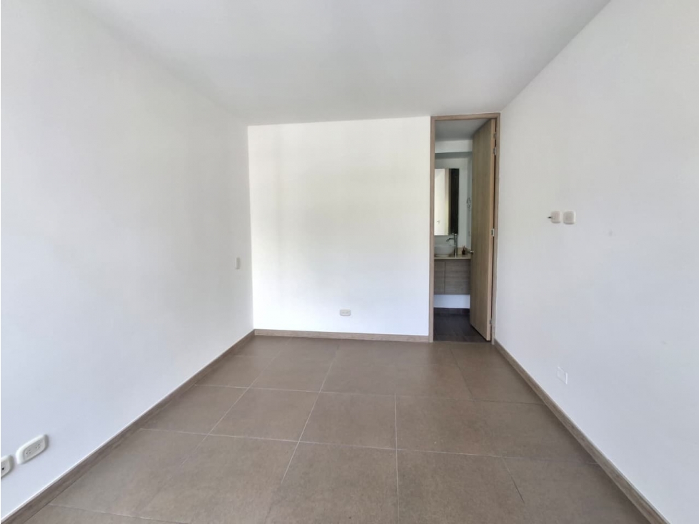 APARTAMENTO EN ARRIENDO EN SABANETA COD 10702 — foto 3