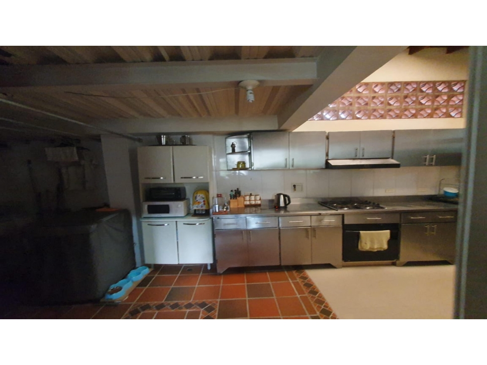 CASA-LOTE EN VENTA LA CANDELARIA COD 9673