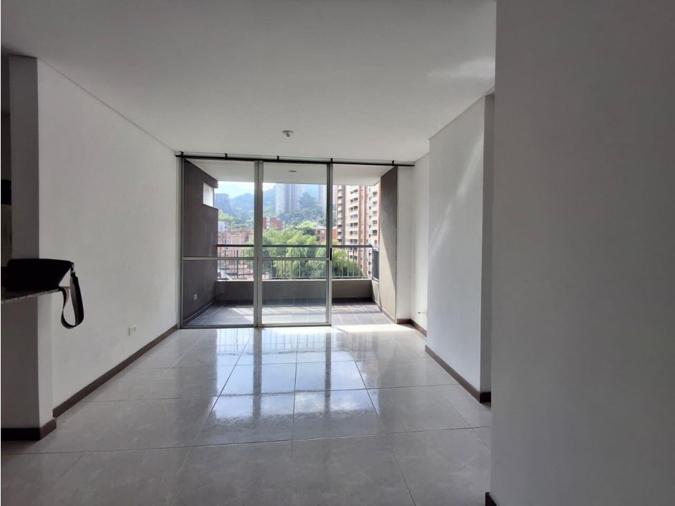 APARTAMENTO EN ARRIENDO EN SABANETA COD 10827 — foto 3