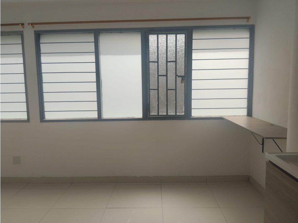 APARTAESTUDIO EN ARRIENDO EN LA CANDELARIA COD 10028 — foto 4