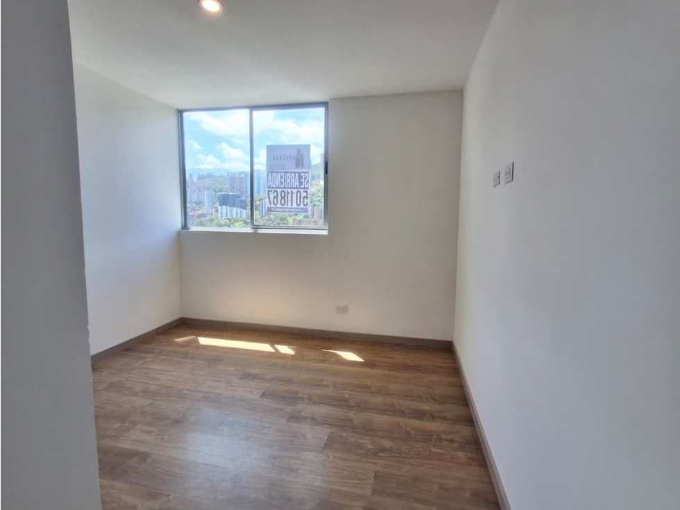 APARTAMENTO EN ARRIENDO EN MEDELLIN COD 10733 — foto 3