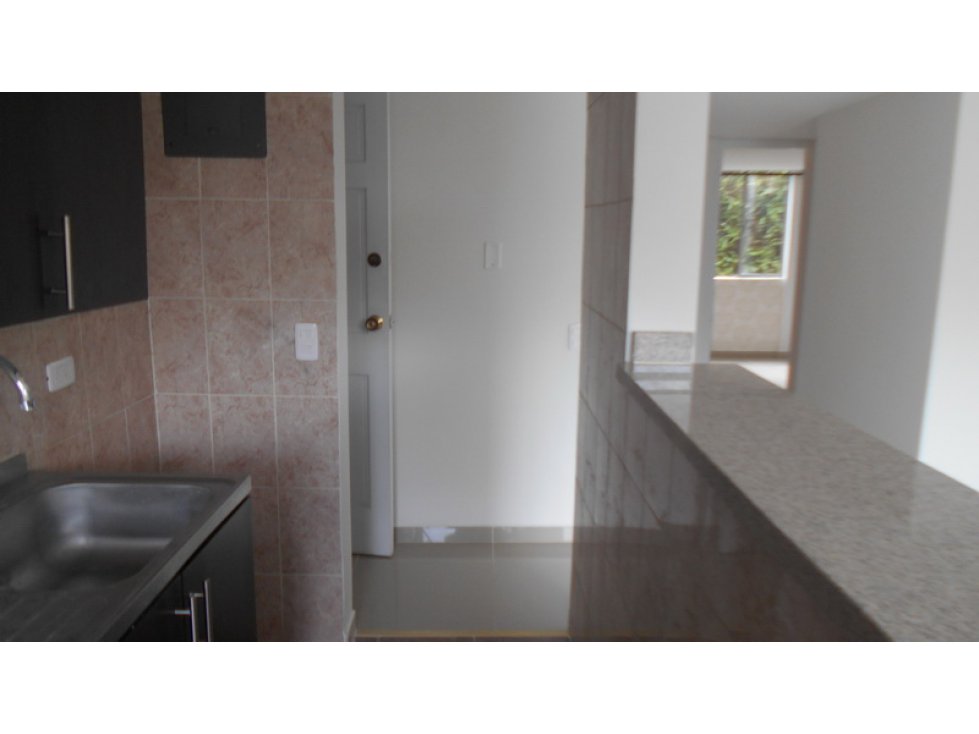 APARTAMENTO EN ARRIENDO LA MILAGROSA CÓDIGO 3440 — foto 4
