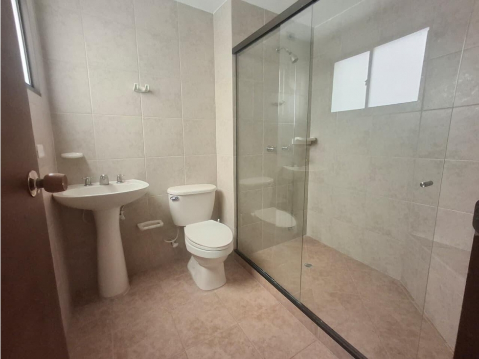 OFICINA EN ARRIENDO EN SABANETA COD 10411 - 6