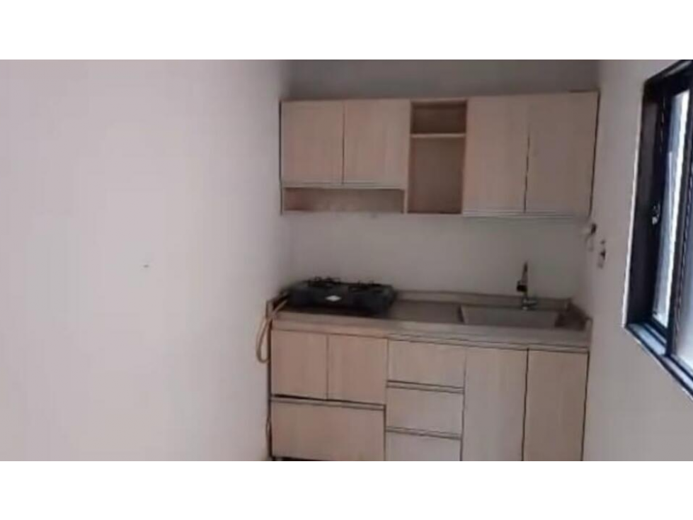APARTAMENTO EN ARRIENDO EN ROBLEDO COD 10818