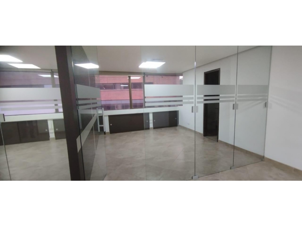 OFICINA EN ARRIENDO EN EL POBLADO COD 10288 — foto 2
