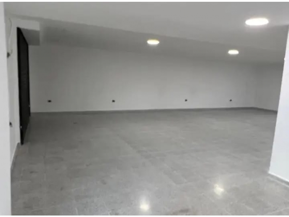 LOCAL EN ARRIENDO EN LA CANDELARIA COD 10872 — foto 3