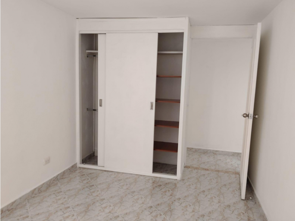 APARTAMENTO EN ARRIENDO EN CENTRO COD 9945 — foto 4