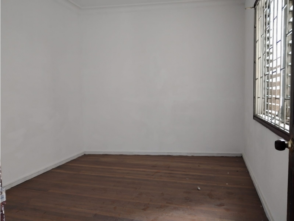 APARTAMENTO EN ARRIENDO EN LA CANDELARIA COD 10861 — foto 4