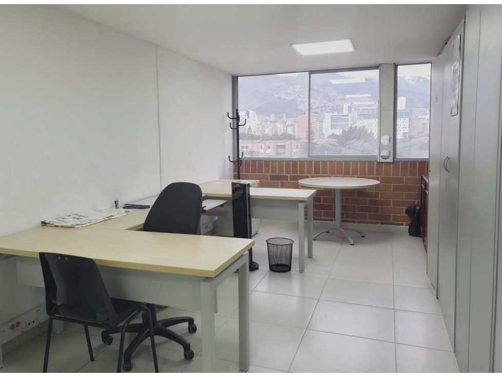 OFICINA EN VENTA O ARRIENDO EN MEDELLIN COD 7670