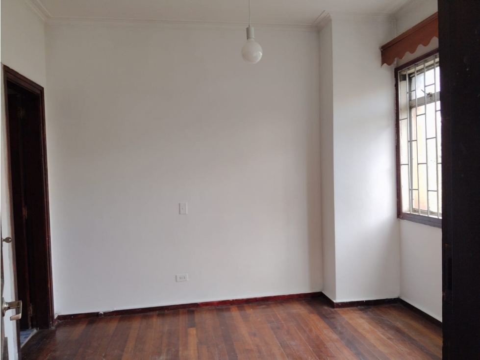 APARTAMENTO EN ARRIENDO EN LA CANDELARIA COD 10861 — foto 6