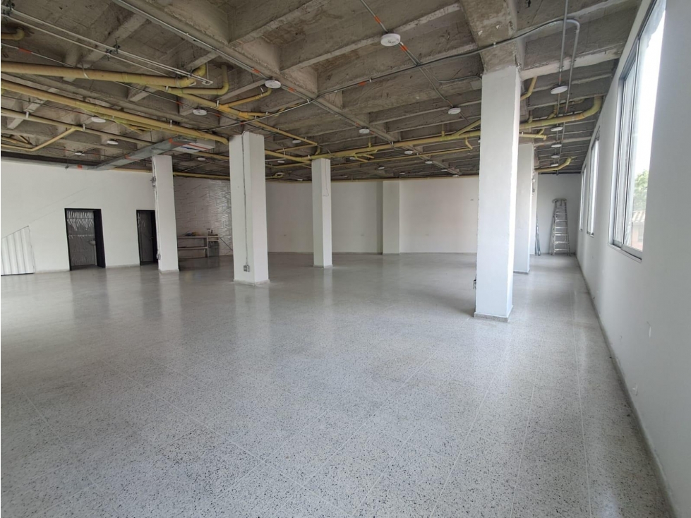 LOCAL EN ARRIENDO EN ROBLEDO COD 10812