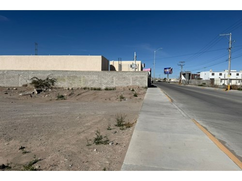 Terreno Comercial en Renta