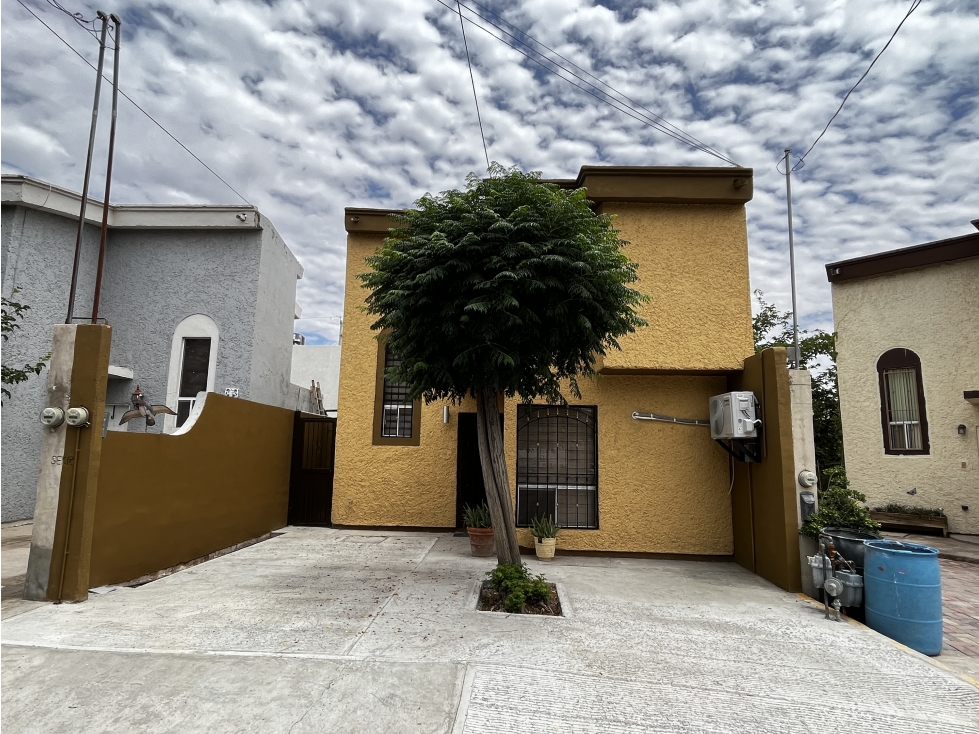 Casa en renta con Recamara en planta baja, Sector Paseo de la Victoria - 1