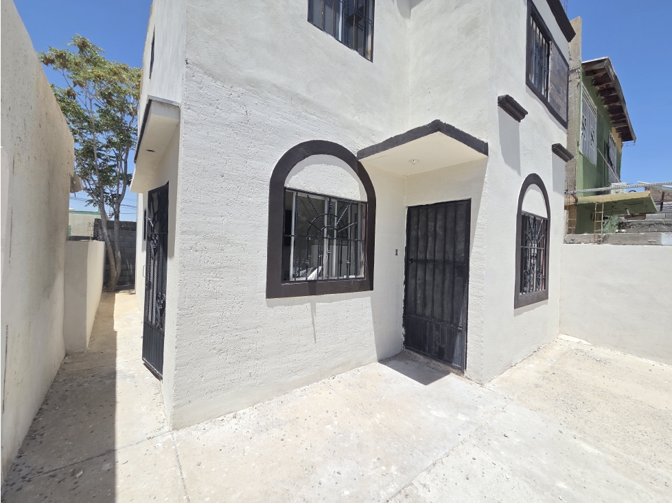 Casa en Riberas 4 | 3 Rec | 2 Baños | ¡Avalúo Alto y Reembolso! — foto 2