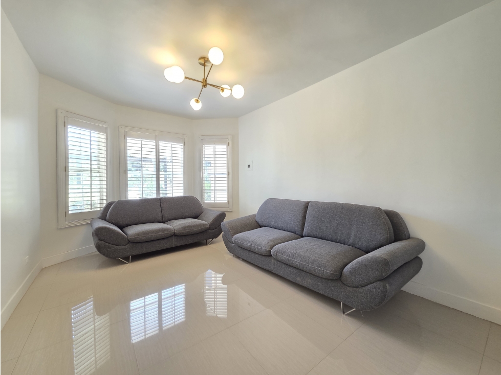 RESIDENCIA EQUIPADA | Gimnasio, Billar y 388m² de Construcción. — foto 5