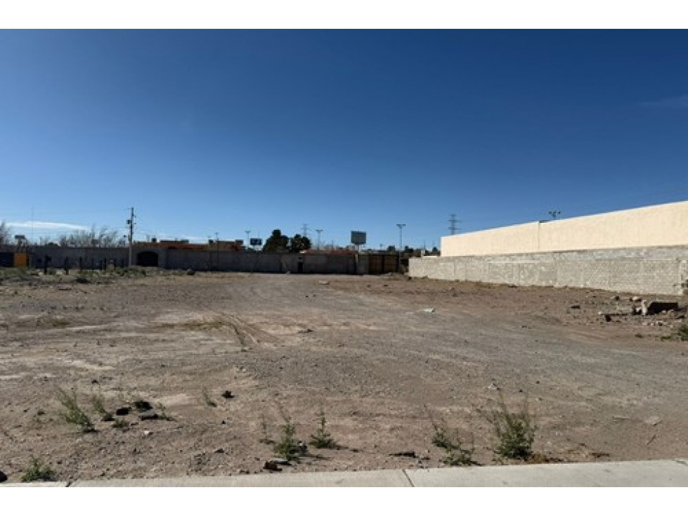 Terreno Comercial en Renta - 6