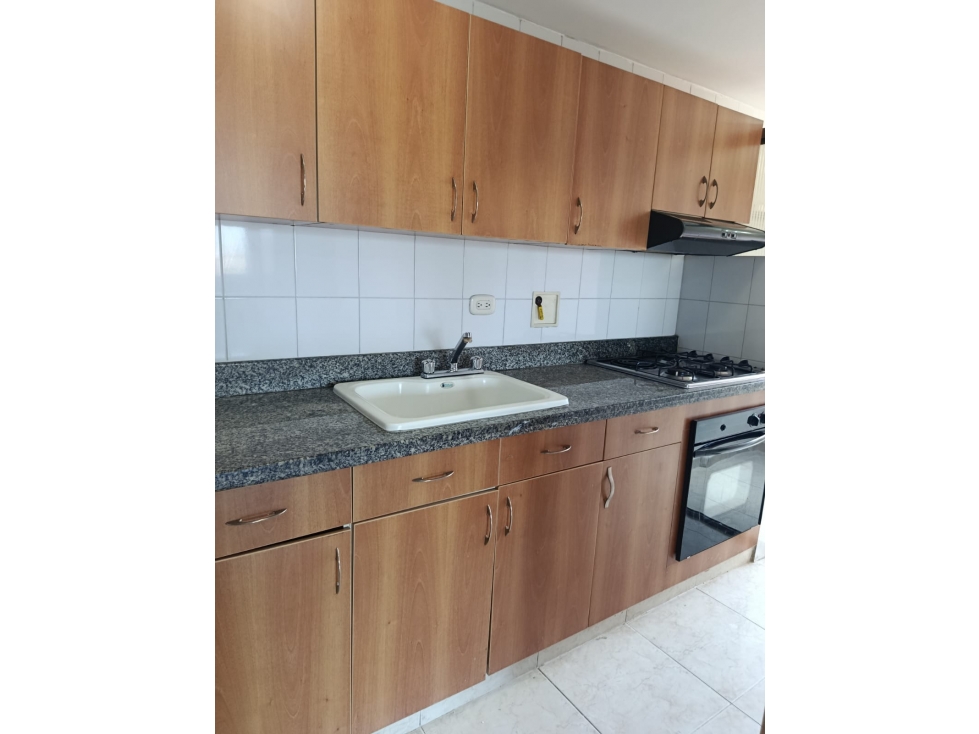 RENTA APARTAMENTO EN EL POBLADO LOMA DE LOS GONZALES