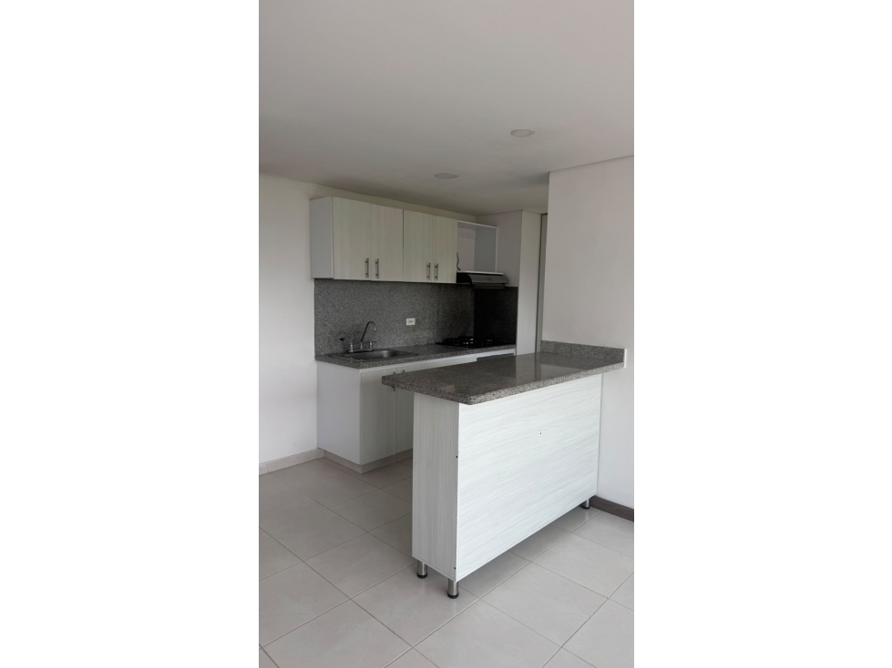ARRIENDO APARTAMENTO EN LA ESTRELLA