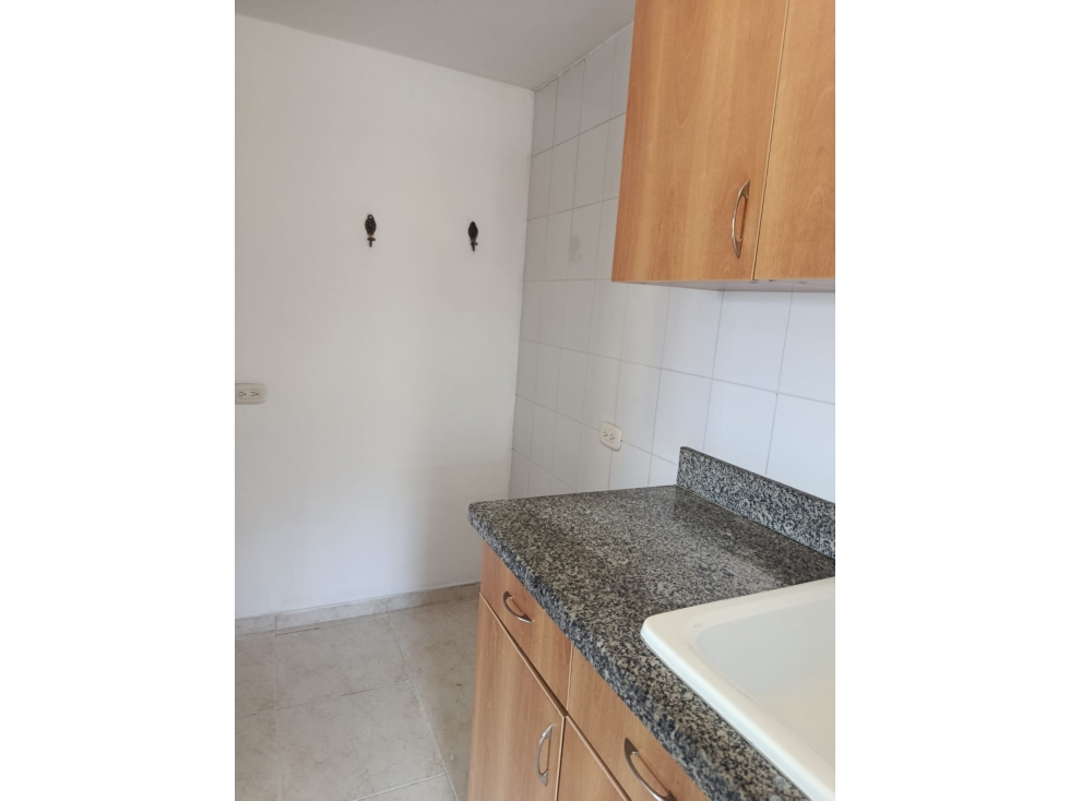 RENTA APARTAMENTO EN EL POBLADO LOMA DE LOS GONZALES — foto 2