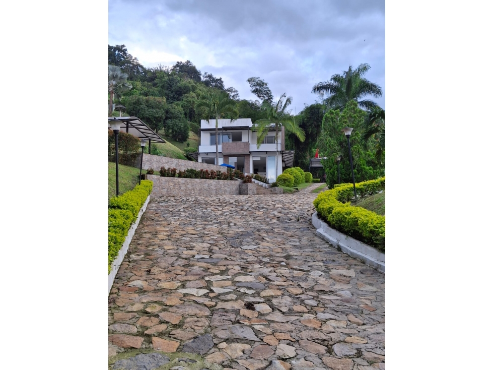 Casa lote para venta de 5600 metros la Vega