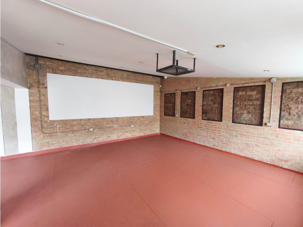 Local para arriendo de 220 metros Chapinero — foto 5