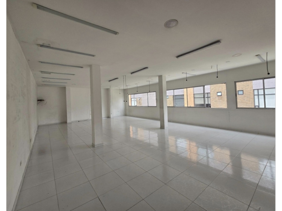 Casa comercial para arriendo de 550 metros la Castellana — foto 2
