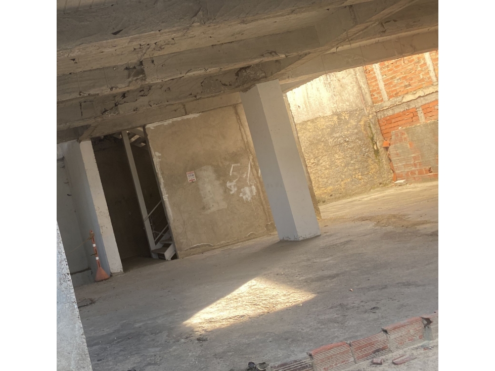 Venta de edificio de 2000 metros Alcazares — foto 3