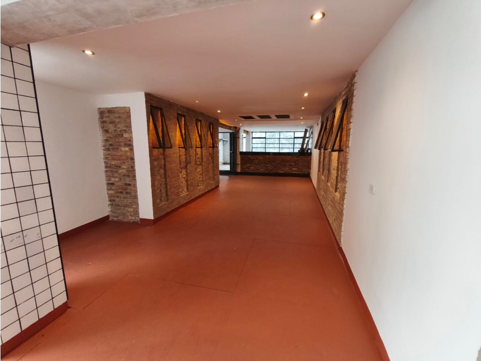 Local para arriendo de 220 metros Chapinero — foto 3