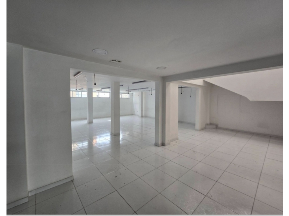 Casa comercial para arriendo de 550 metros la Castellana — foto 4