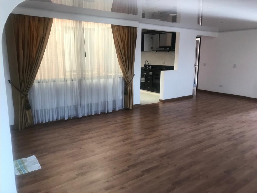 VENDO PENTHOUSE ESQUINERO, AUTONORTE CON 106, 162 M2, 4H RENTANDO — foto 3