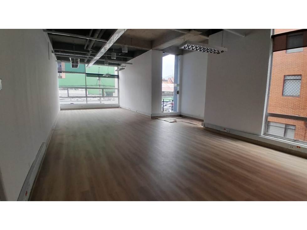 ARRIENDO MAGNIFICA OFICINA -SANTA PAULA- 103 CON 14A- 71M2 + BALCON — foto 2