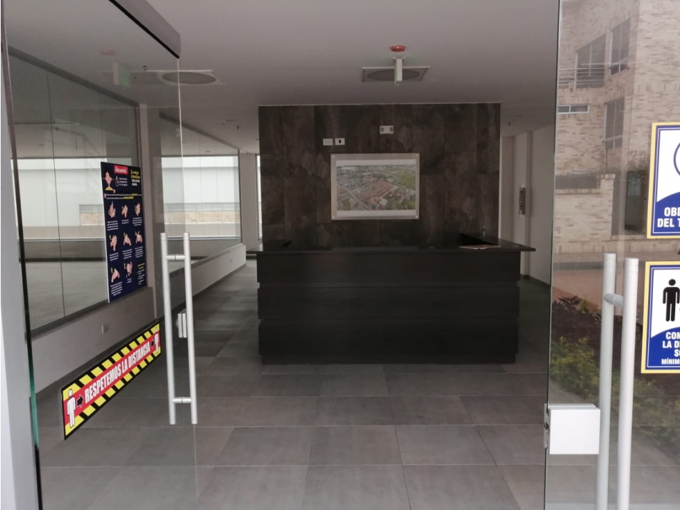 CHIA, esquinero iluminado 3 hab 2 baños 2 parq 110 mtrs2.4 piso