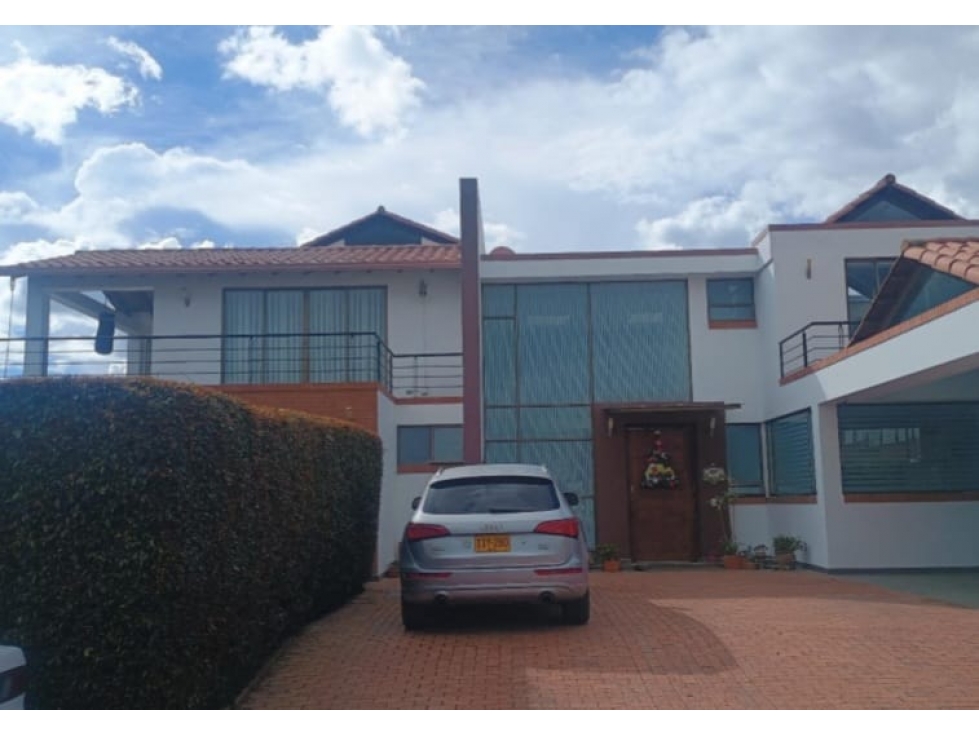VENDO/ARRIENDO CASA -CAJICÁ CONJUNTO- LOTE 1317 m2, CASA 457 m2