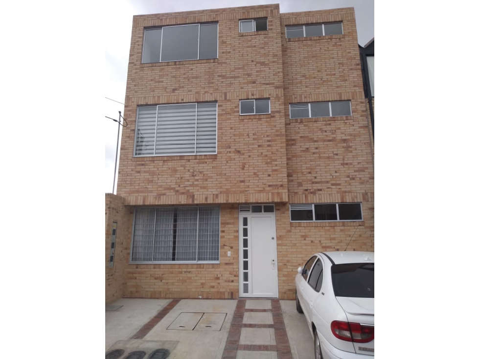 Oportunidad Inversión CHIA Edificio de 3 apartamentos RENTANDO - 1