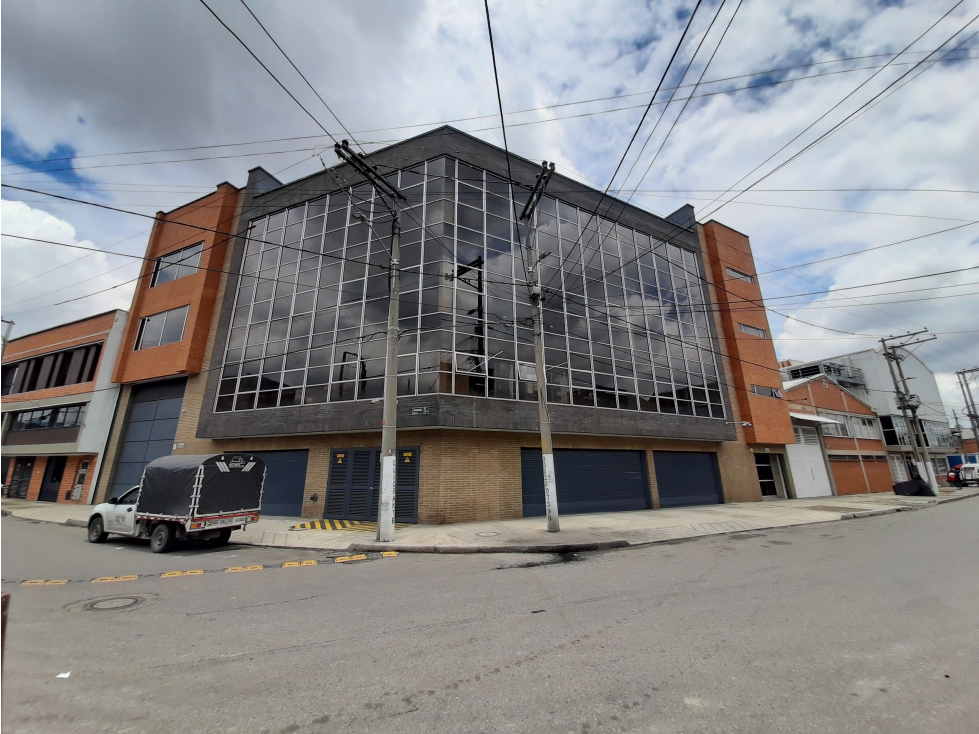 PISOS BODEGA Y OFICINAS UBICACION ESTRATEGICA SEDE COMPLETA CORFERIAS — foto 5