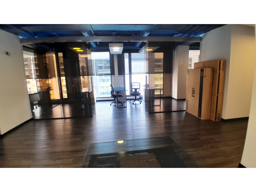 VENTA O ARRIENDO EXCLUSIVA OFICINA AMOBLADA EN ZONA 93- CHICO-130 M2 — foto 2