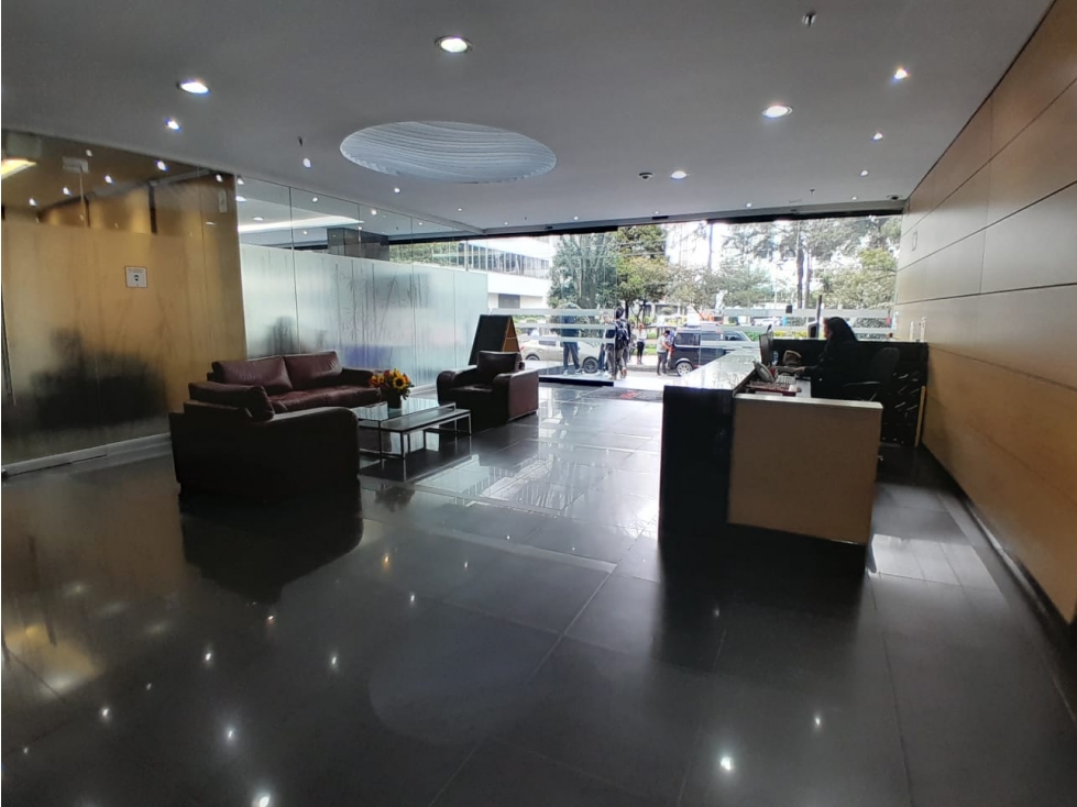 VENDO/ARRIENDO ESPECTACULAR OFICINA AMOBLADA EN LA 98 CON 9A, 54 M2