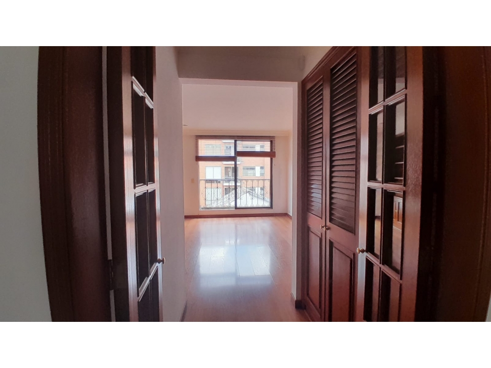 VENDO EXCELENTE APARTAMENTO CLASICO SANTA BARBARA OCCIDENTAL 220 M2 — foto 6