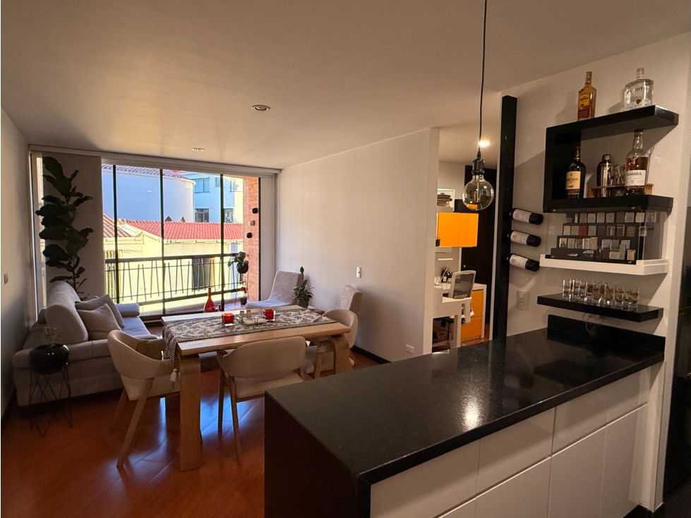 VENDO LINDO APARTAMENTO- CHAPINERO ALTO, 2 HAB , BALCON, CLL57 CON 3RA