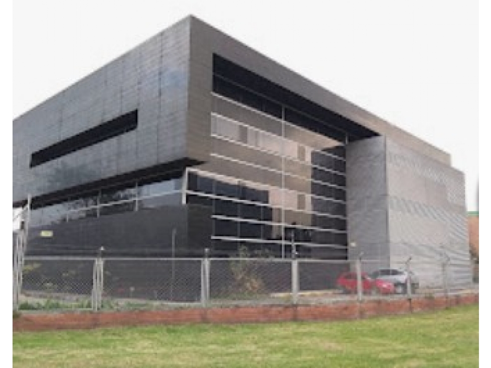 EDIFICIO DE OFICINAS, BODEGA Y SERVICIOS — foto 2