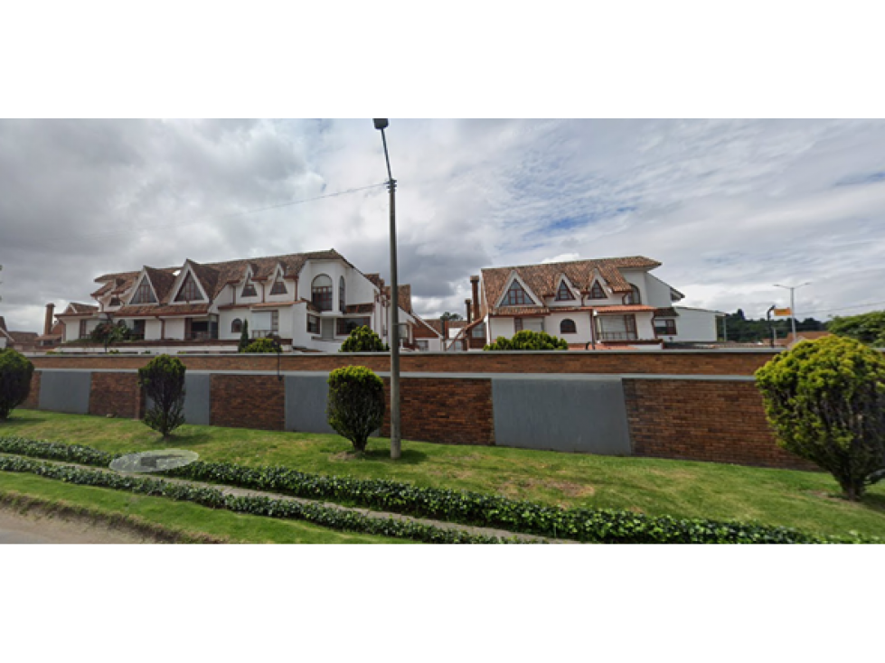 VENDO LINDA CASA REMODELADA EN SAN JOSE DE BAVARIA-CONJUNTO 4H 280M2