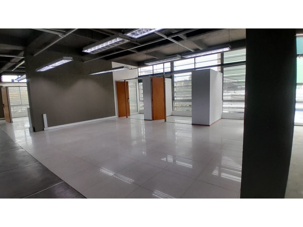 ARRIENDO EXCELENTE OFICINA 258 M2 SANTA PAULA , CRA 14 CON 103 — foto 2