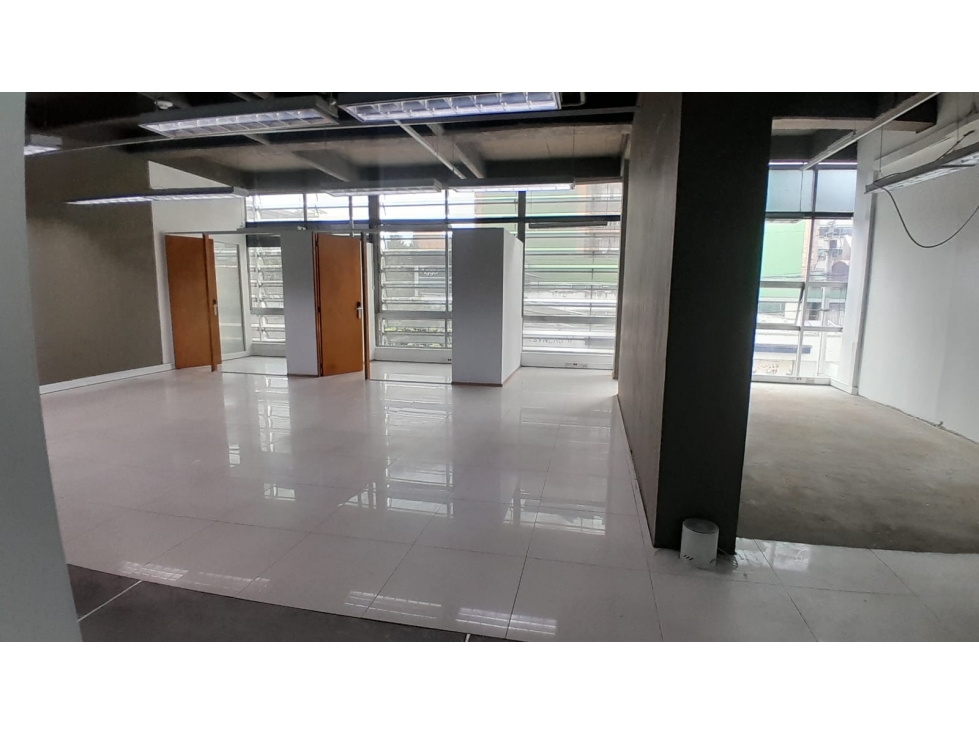 ARRIENDO EXCELENTE OFICINA 258 M2 SANTA PAULA , CRA 14 CON 103