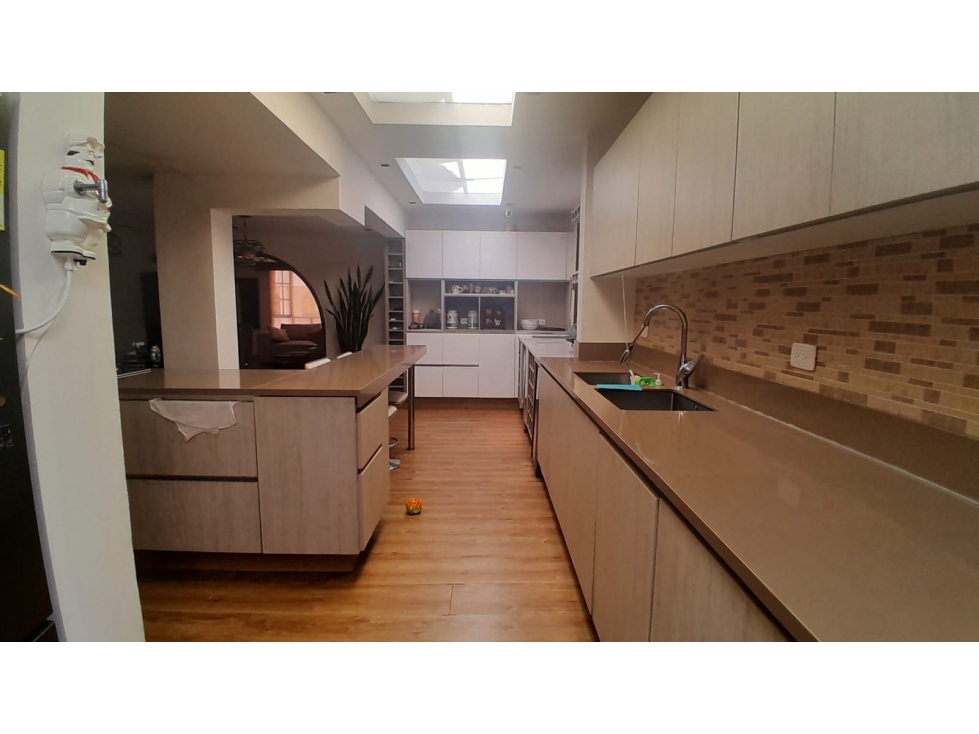 VENDO LINDA CASA REMODELADA EN SAN JOSE DE BAVARIA-CONJUNTO 4H 280M2 — foto 5