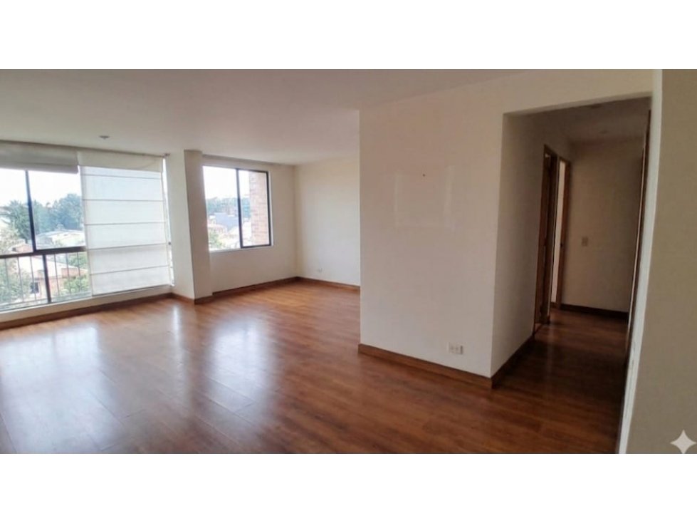 VENDO APARTAMENTO - ALHAMBRA -PARA REMODELAR-89 M2 4TO PISO EXTERIOR — foto 3