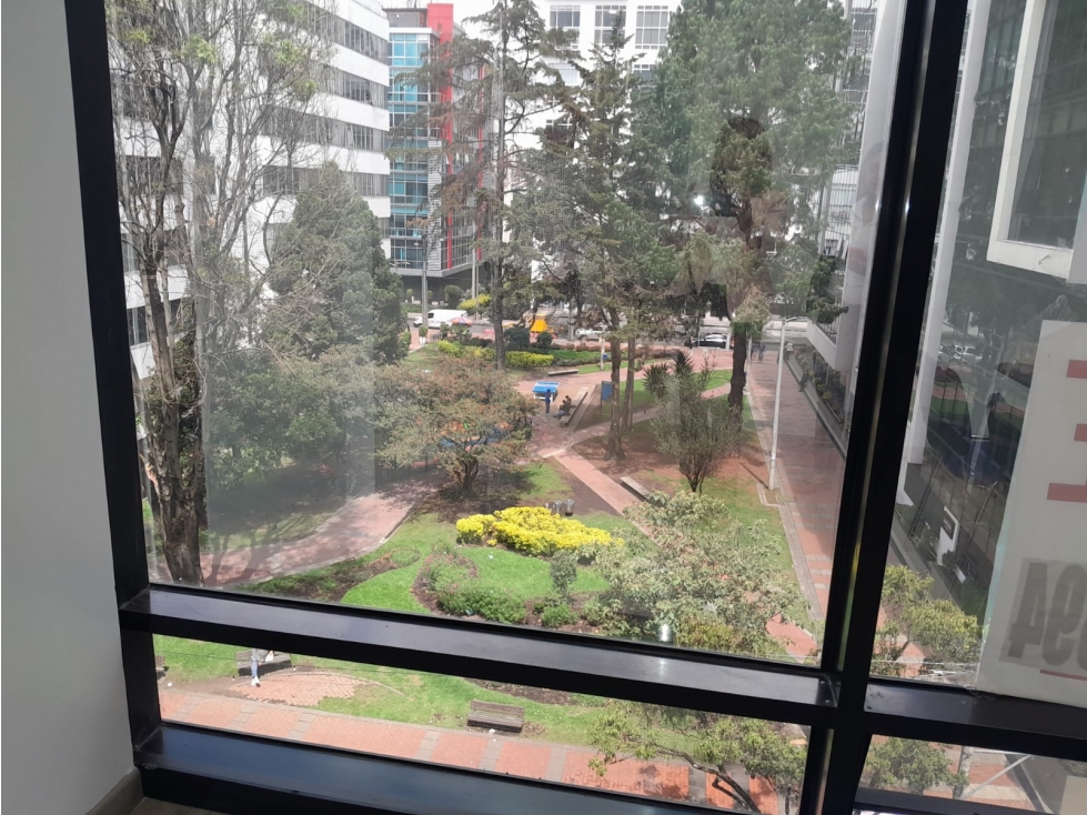 VENDO/ARRIENDO ESPECTACULAR OFICINA AMOBLADA EN LA 98 CON 9A, 54 M2 — foto 5