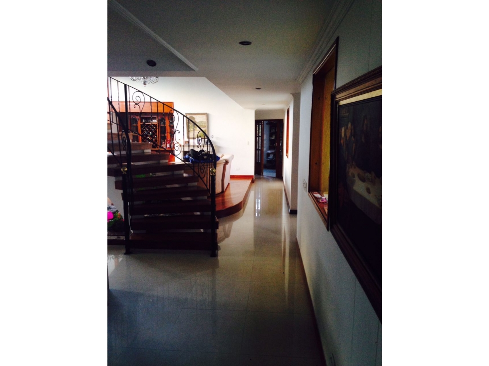 VENTA/ARRIENDO Chía 2 niveles ,5 alc 7 baños,6 parq - 6