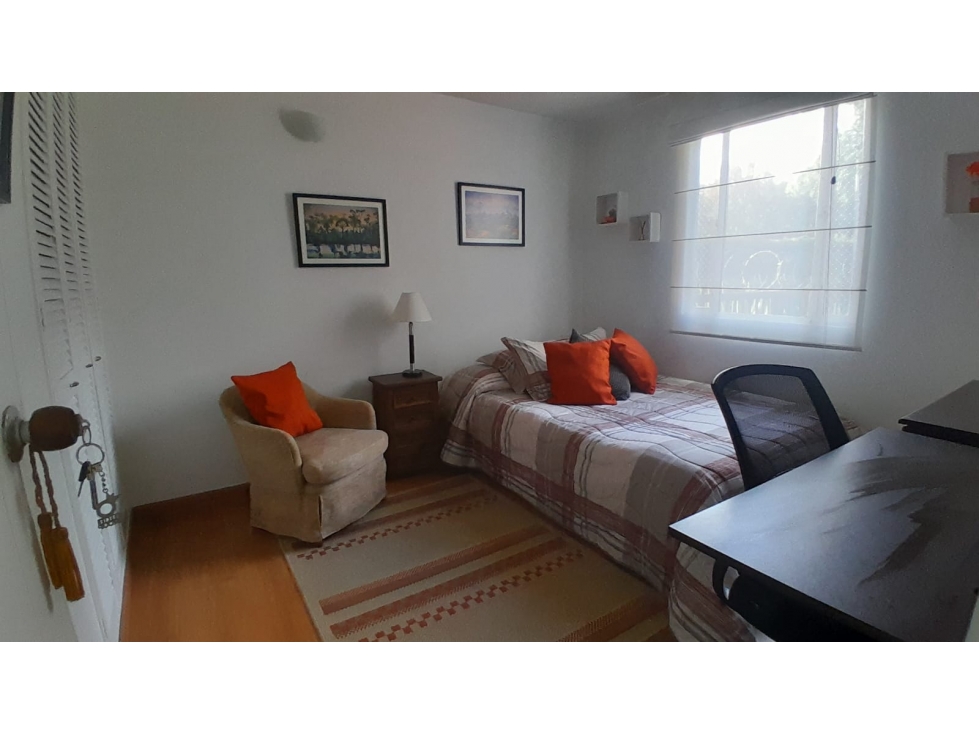 ARRIENDO HABITACION DE 14 MTS AMOBLADA Y DOTADA EN EL NORTE